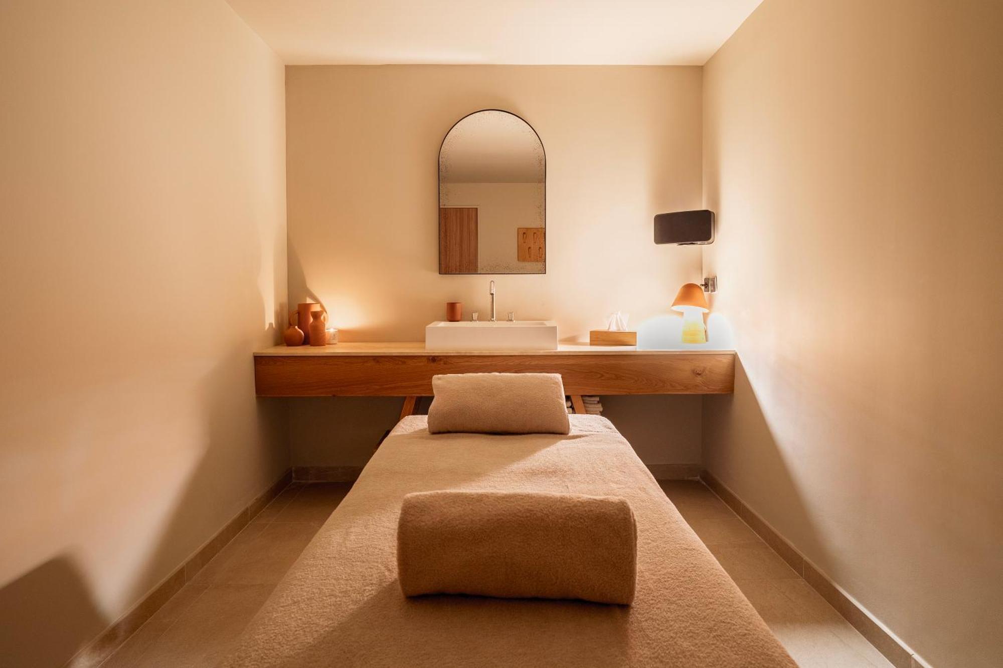 Le Set & Hotel